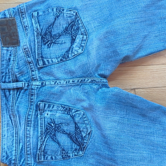Silver Jeans Co "Twisted" Distressed Jeans - Picture 4 of 11